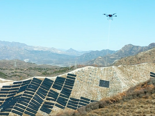 Hydrogen-powered Drone lifting hydrogen